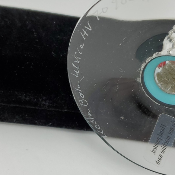 Kosta Boda Bride/Groom Crystal Set of 2 Flutes - Picture 8 of 8